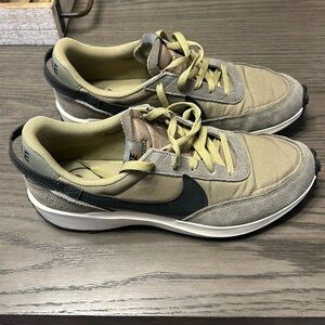 Nike mens Waffle shoes size 12